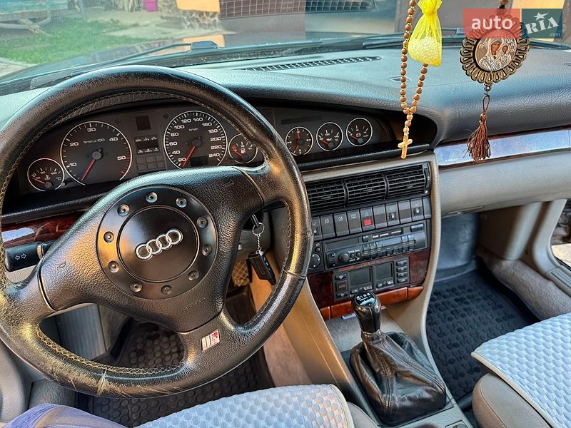 Седан Audi A6 1996 в Стрые