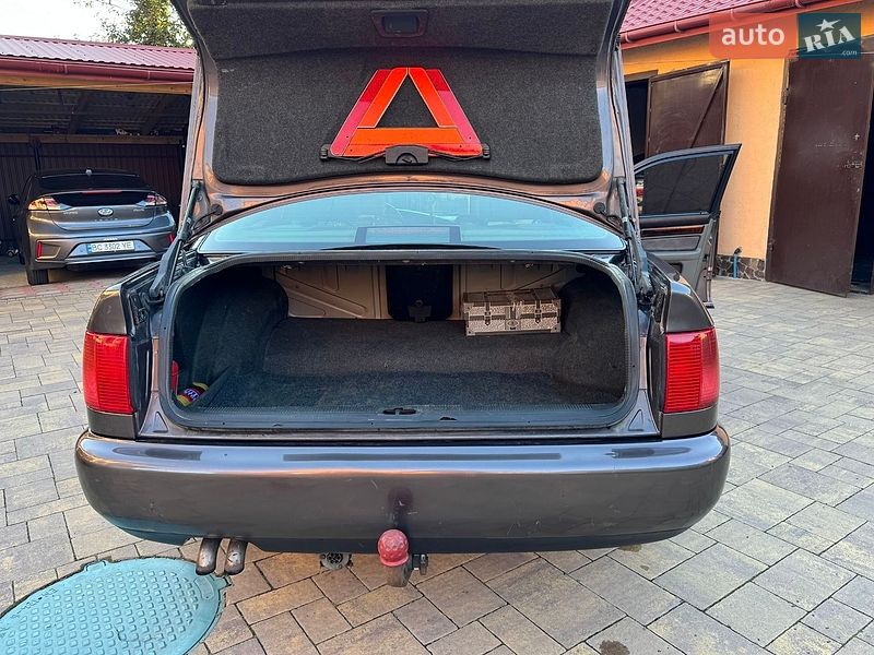 Седан Audi A6 1996 в Стрые