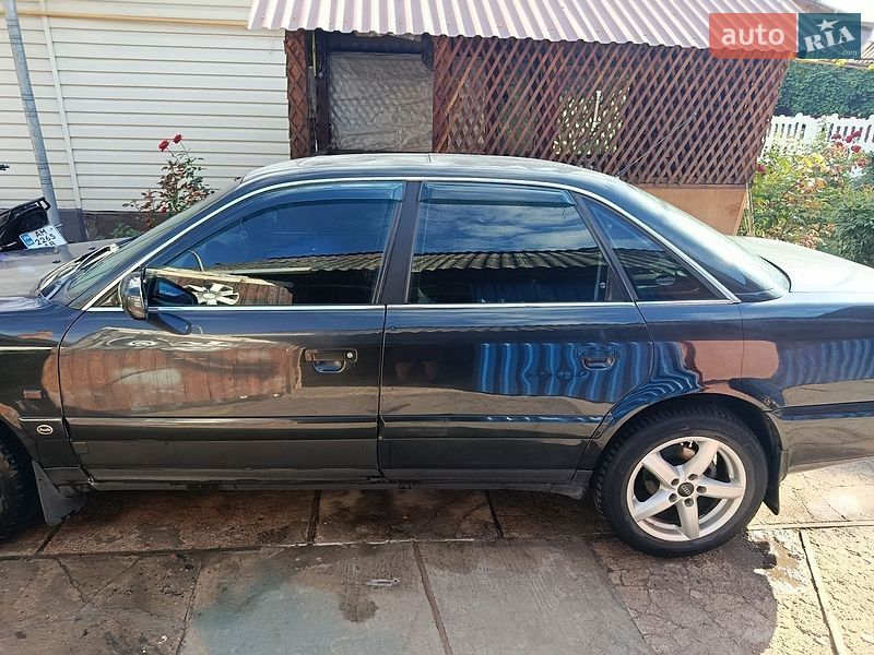 Седан Audi A6 1995 в Овруче