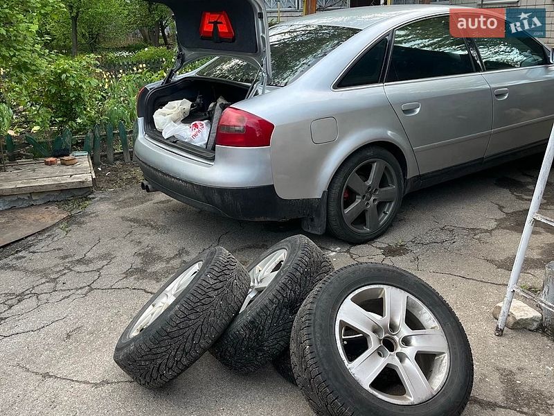 Седан Audi A6 1999 в Каневі