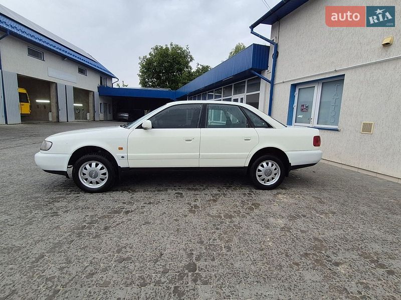 Седан Audi A6 1995 в Кременці
