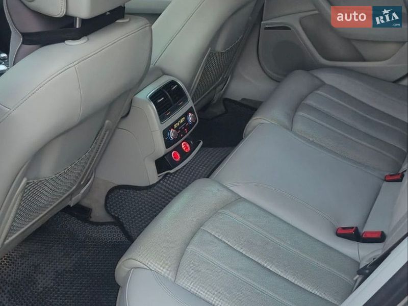 Седан Audi A6 2012 в Киеве