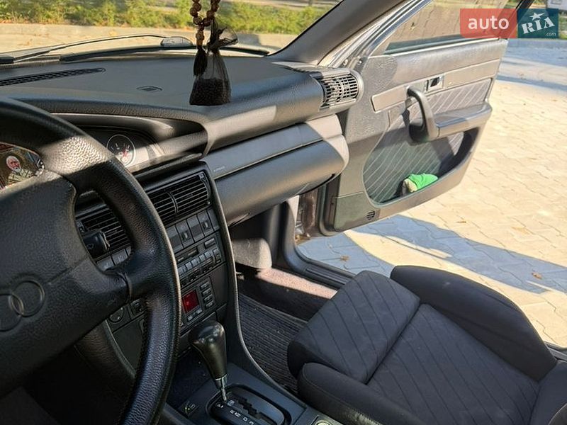 Седан Audi A6 1996 в Киеве