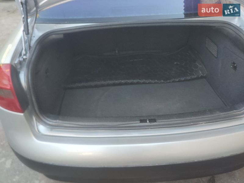 Седан Audi A6 1998 в Софиевской Борщаговке