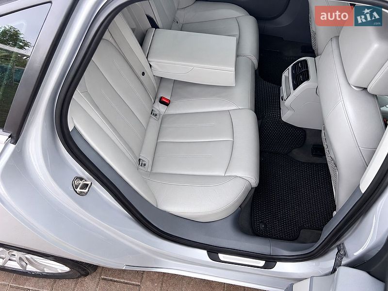 Седан Audi A6 2011 в Киеве
