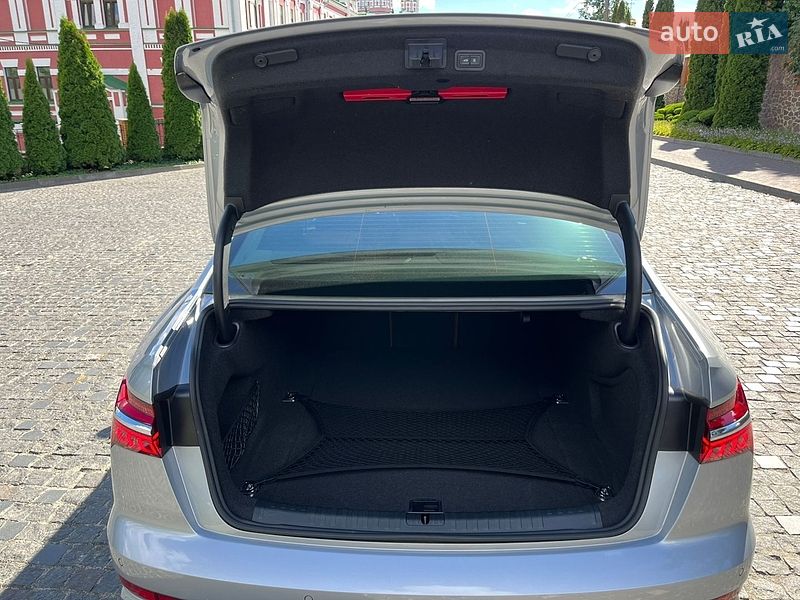 Седан Audi A6 2020 в Киеве
