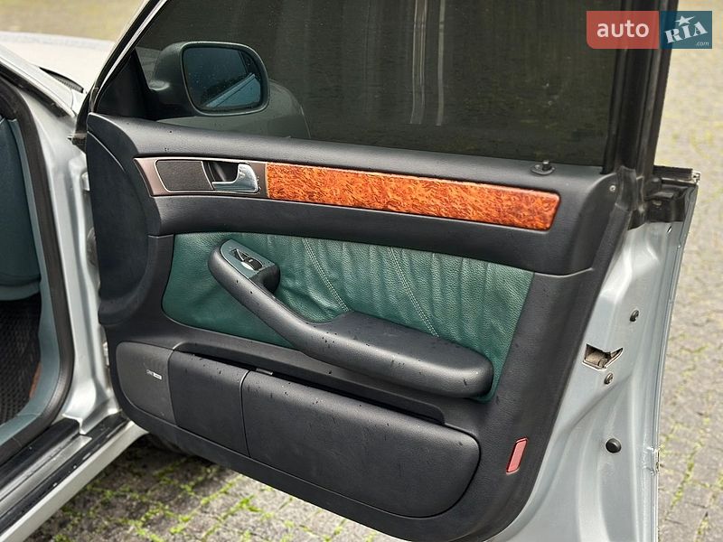 Седан Audi A6 1998 в Жовкві