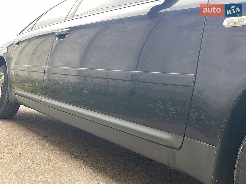 Седан Audi A6 2001 в Сарнах