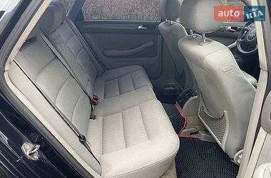 Седан Audi A6 2001 в Сарнах