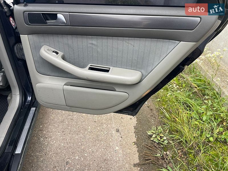 Седан Audi A6 2001 в Сарнах