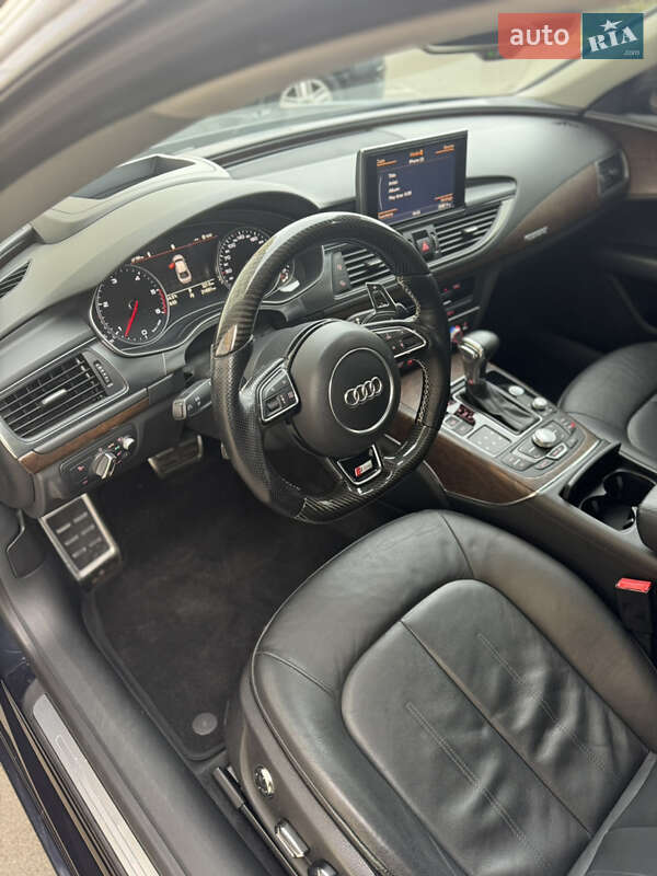 Лифтбек Audi A7 Sportback 2014 в Вишневом фото 9 Лифтбек Audi A7 Sportback 2014 в Вишневом