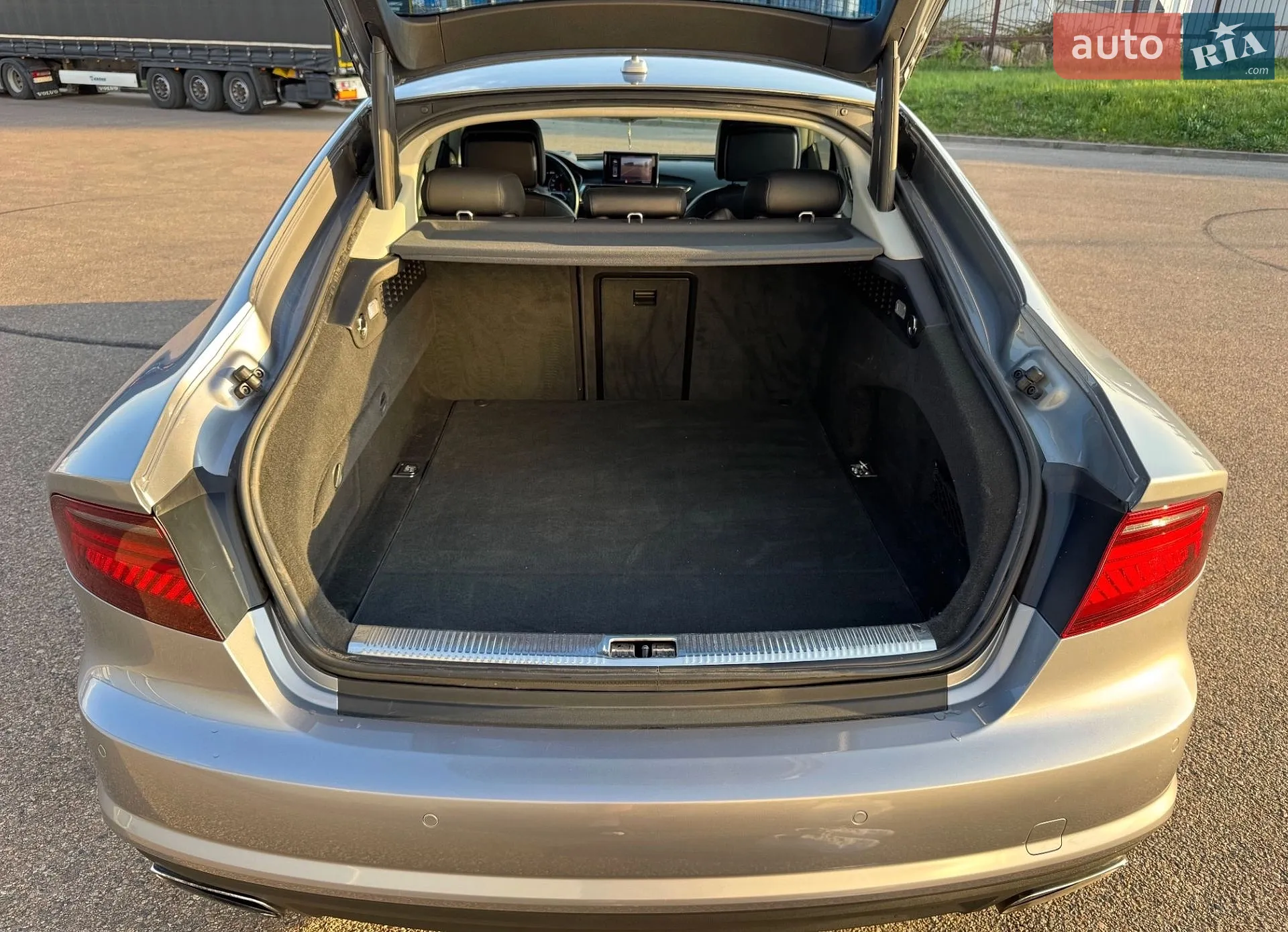 Audi A7 Sportback 2017 VIN WAUW2AFC9HN093351 фото оголошення 12 з 13