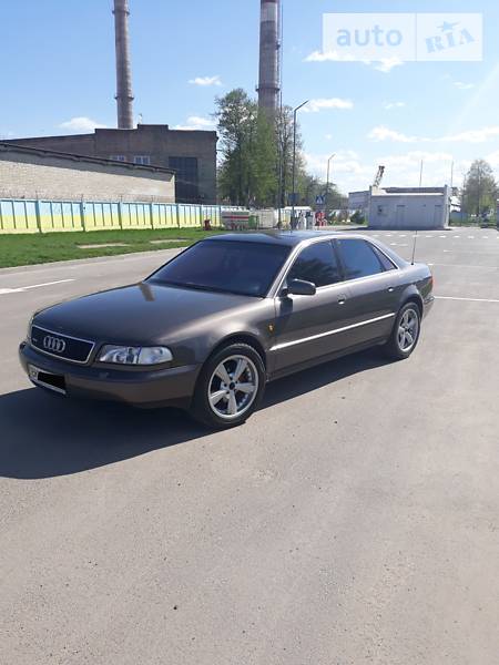 Седан Audi A8 1998 в Ровно