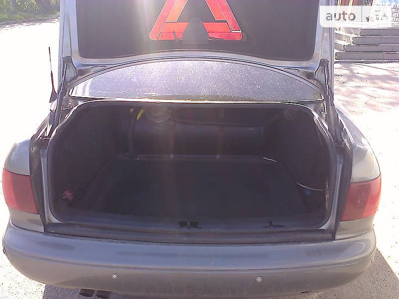 Седан Audi A8 1994 в Києві