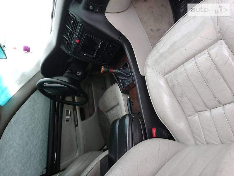 Седан Audi A8 1997 в Тячеві