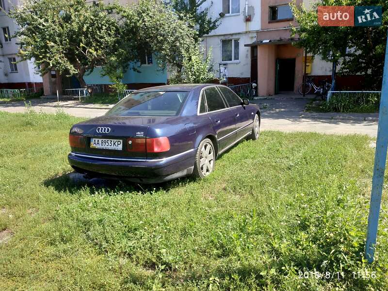 Седан Audi A8 1999 в Києві