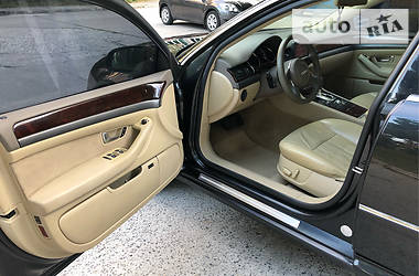 Седан Audi A8 2005 в Нетешине