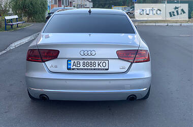 Седан Audi A8 2010 в Виннице