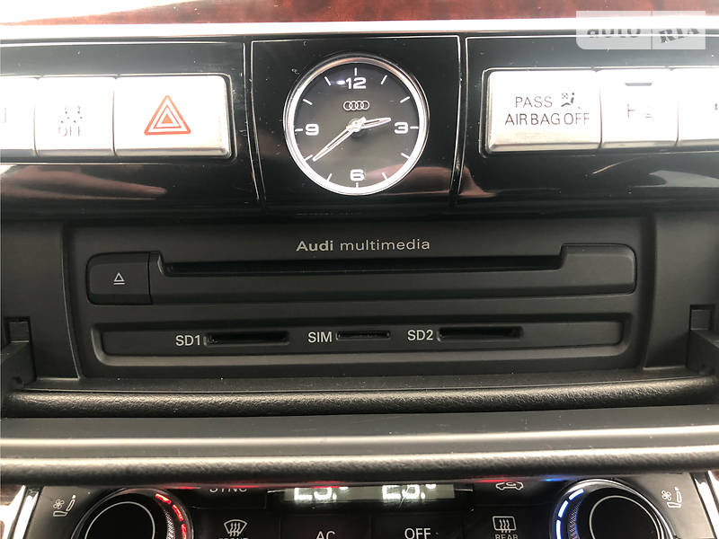 Седан Audi A8 2011 в Одесі