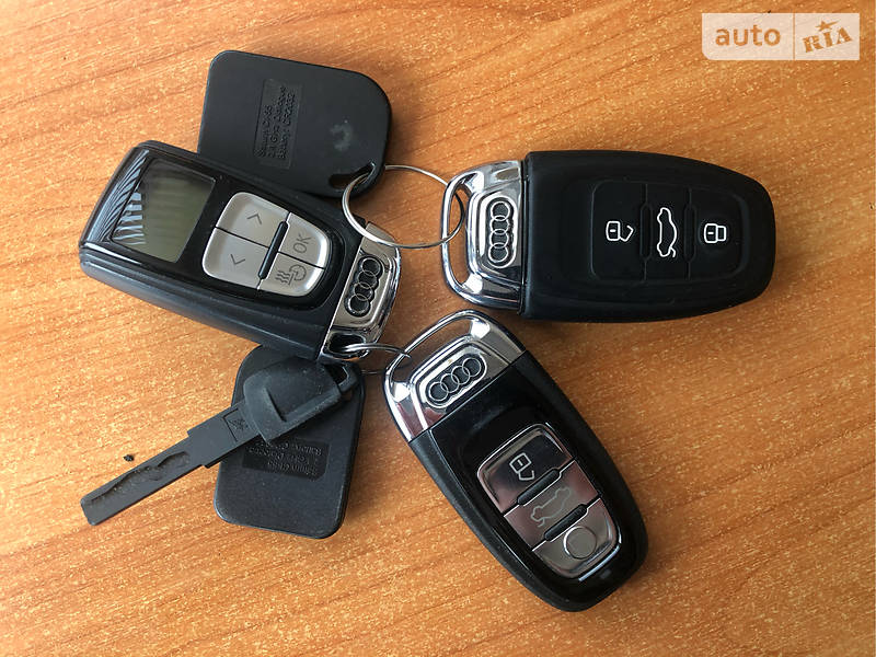 Седан Audi A8 2011 в Одесі