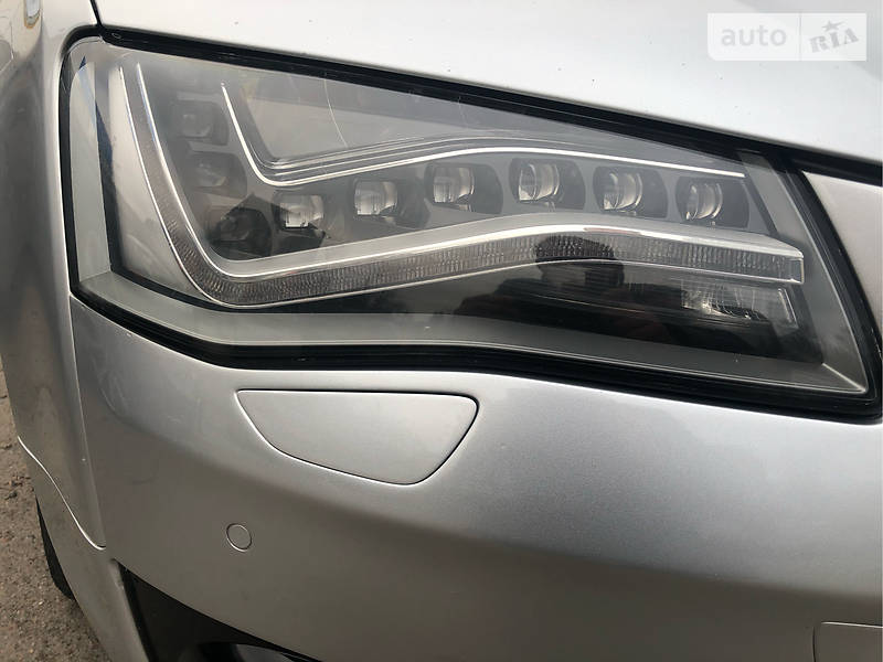 Седан Audi A8 2011 в Одесі