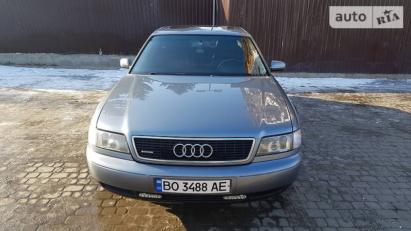 Седан Audi A8 1998 в Чорткові