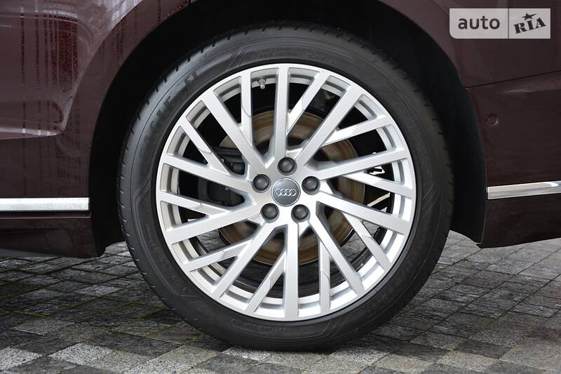 Седан Audi A8 2017 в Києві
