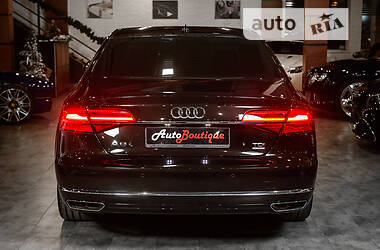 Седан Audi A8 2017 в Одесі
