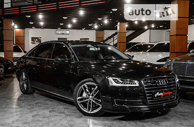 Седан Audi A8 2017 в Одесі