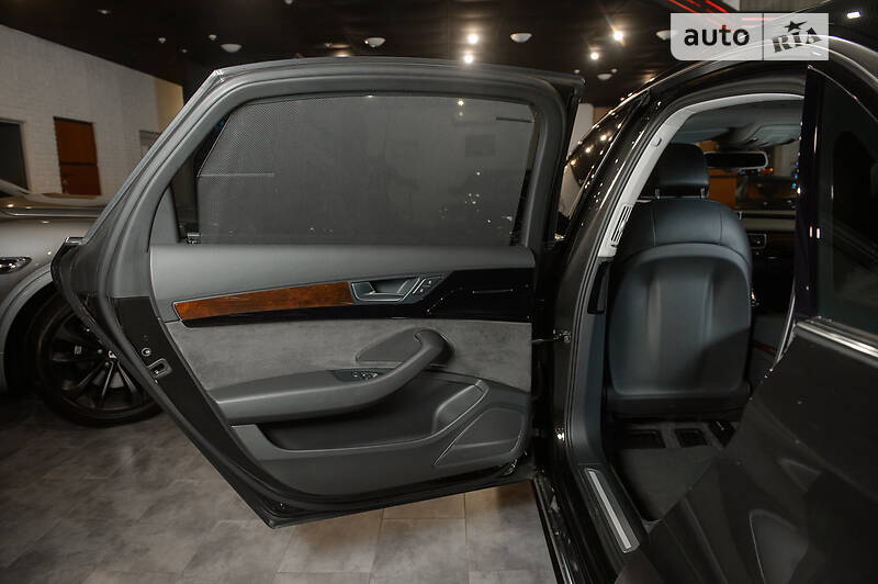 Седан Audi A8 2017 в Одессе
