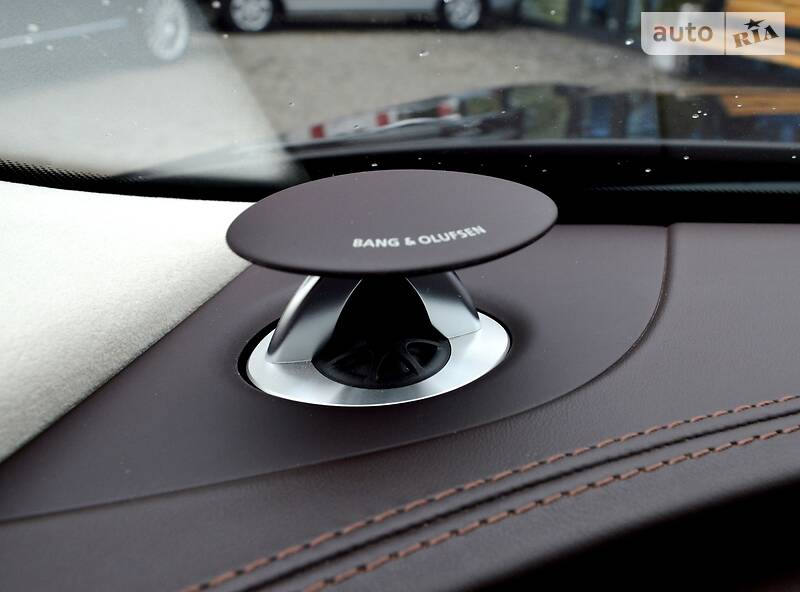 Седан Audi A8 2012 в Одесі