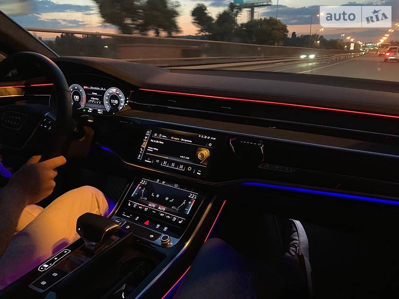 Седан Audi A8 2018 в Хмельницькому