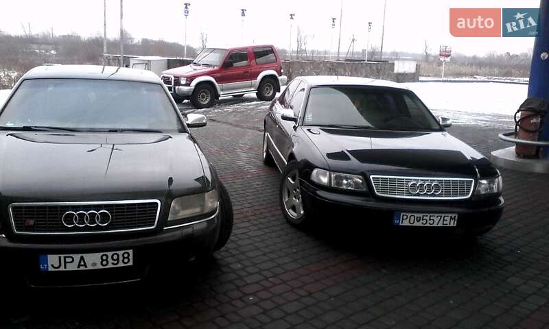 Седан Audi A8 1997 в Тячеві