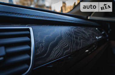 Седан Audi A8 2016 в 