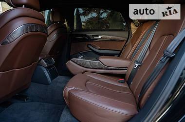 Седан Audi A8 2016 в 