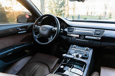 Седан Audi A8 2016 в 