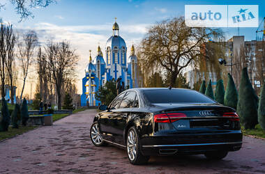 Седан Audi A8 2016 в 