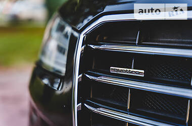 Седан Audi A8 2016 в 