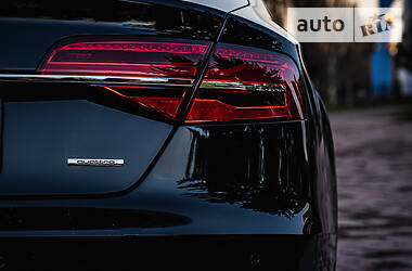 Седан Audi A8 2016 в 