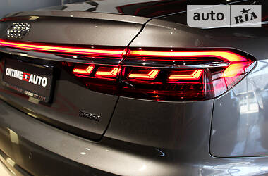 Седан Audi A8 2017 в 