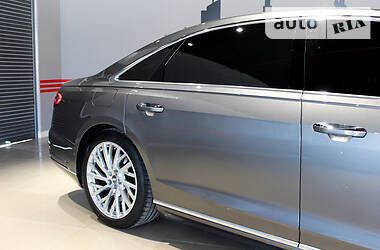 Седан Audi A8 2017 в 