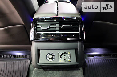 Седан Audi A8 2017 в 