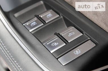 Седан Audi A8 2017 в 