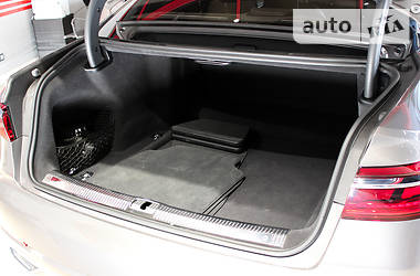Седан Audi A8 2017 в 