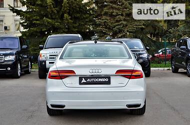 Седан Audi A8 2017 в 