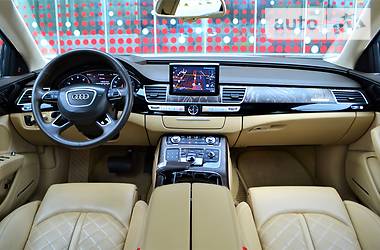 Седан Audi A8 2017 в 