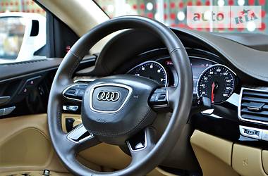 Седан Audi A8 2017 в 