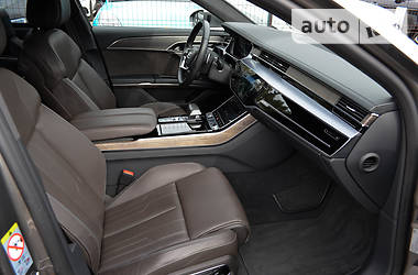 Седан Audi A8 2017 в 