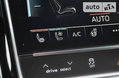 Седан Audi A8 2017 в 