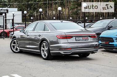 Седан Audi A8 2017 в 